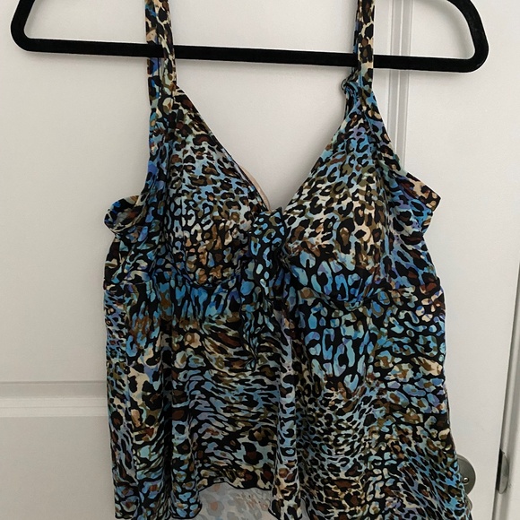 Maxine of Hollywood Blue Cheetah Tankini Top - Picture 1 of 2